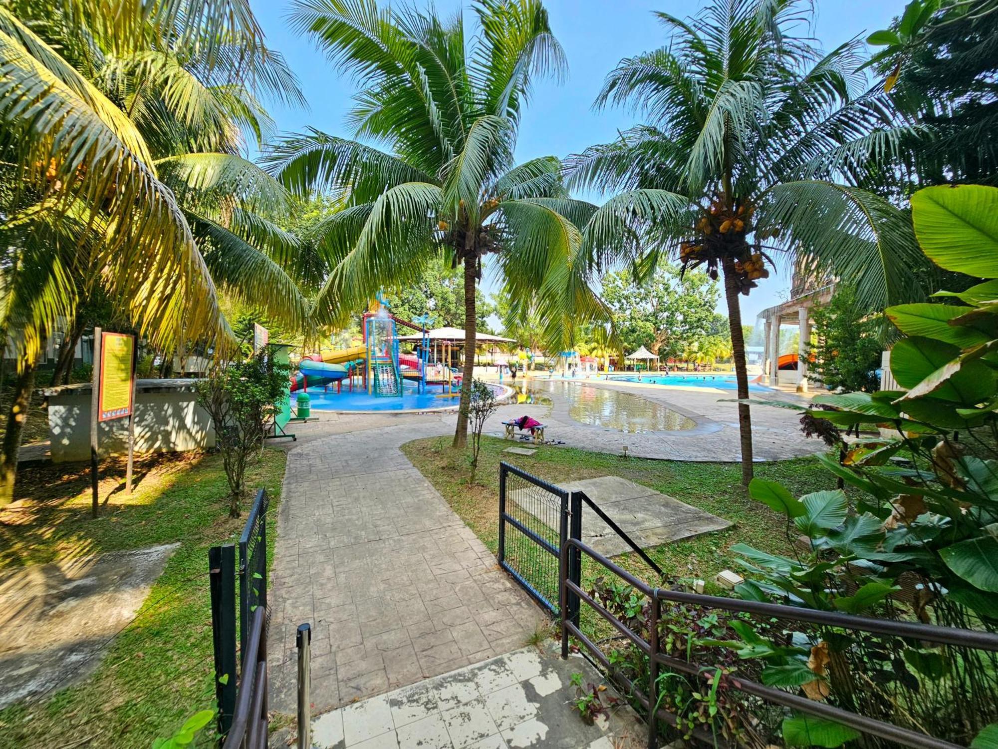 Apartment By Lg Water Themepark By Ggm Malacca
